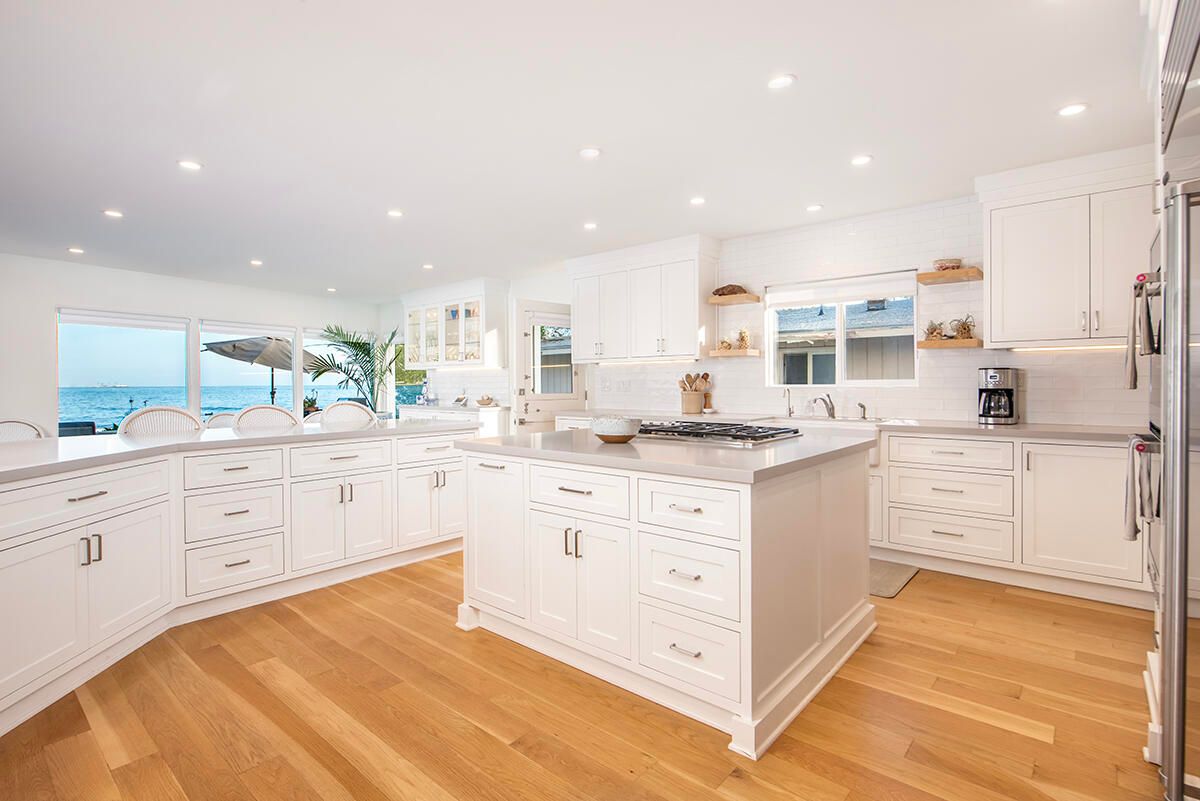 Interior, Kitchen, Recessed Lighting, Water, Wood Texture Flooring