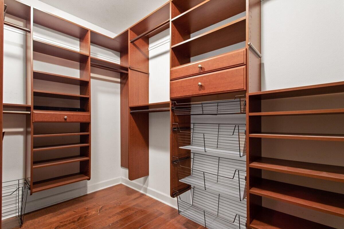 Interior, Walk-in Closets, Wood Texture Flooring