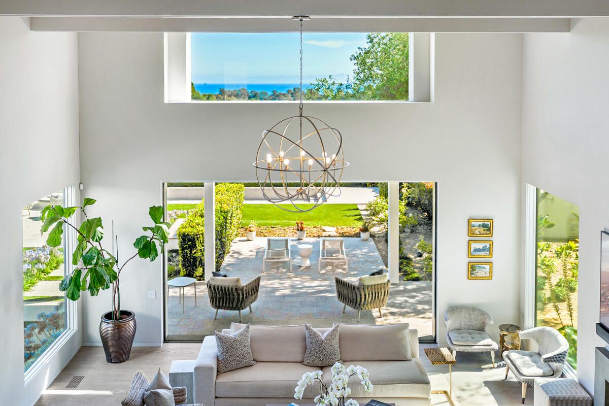 Chandelier, Interior, Living room, Pendant Lights, Water, Wood Texture Flooring