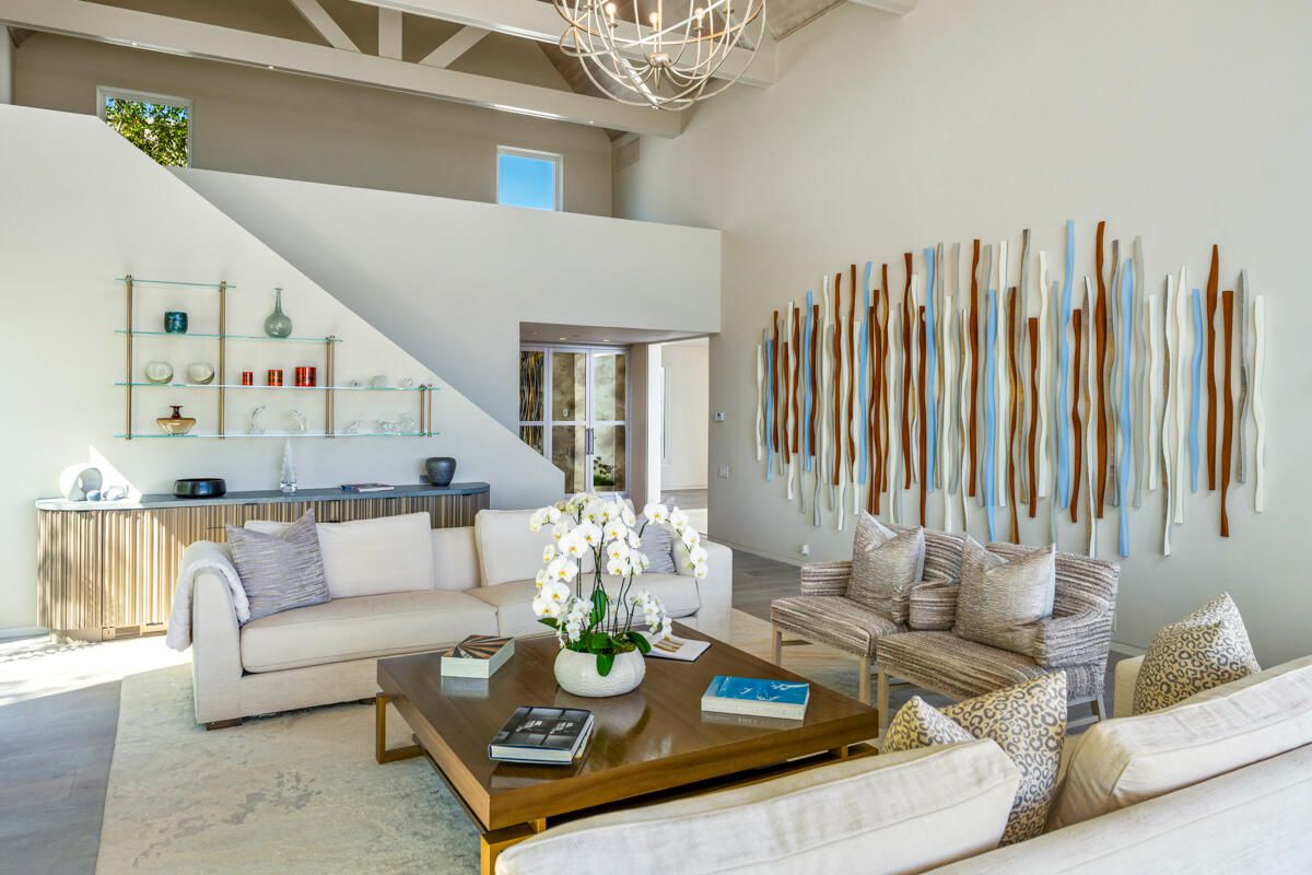 Chandelier, Interior, Living room