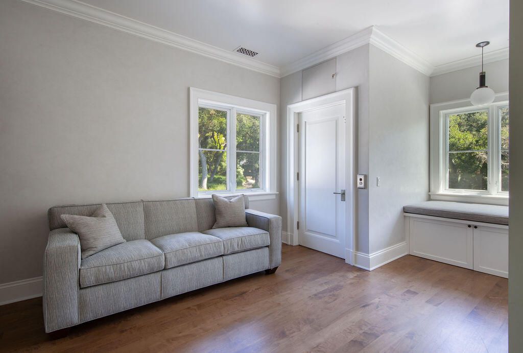 Interior, Pendant Lights, Wood Texture Flooring