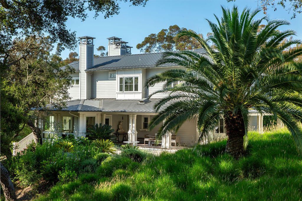Backyard, Exterior, Facade, Queen Anne Victorian