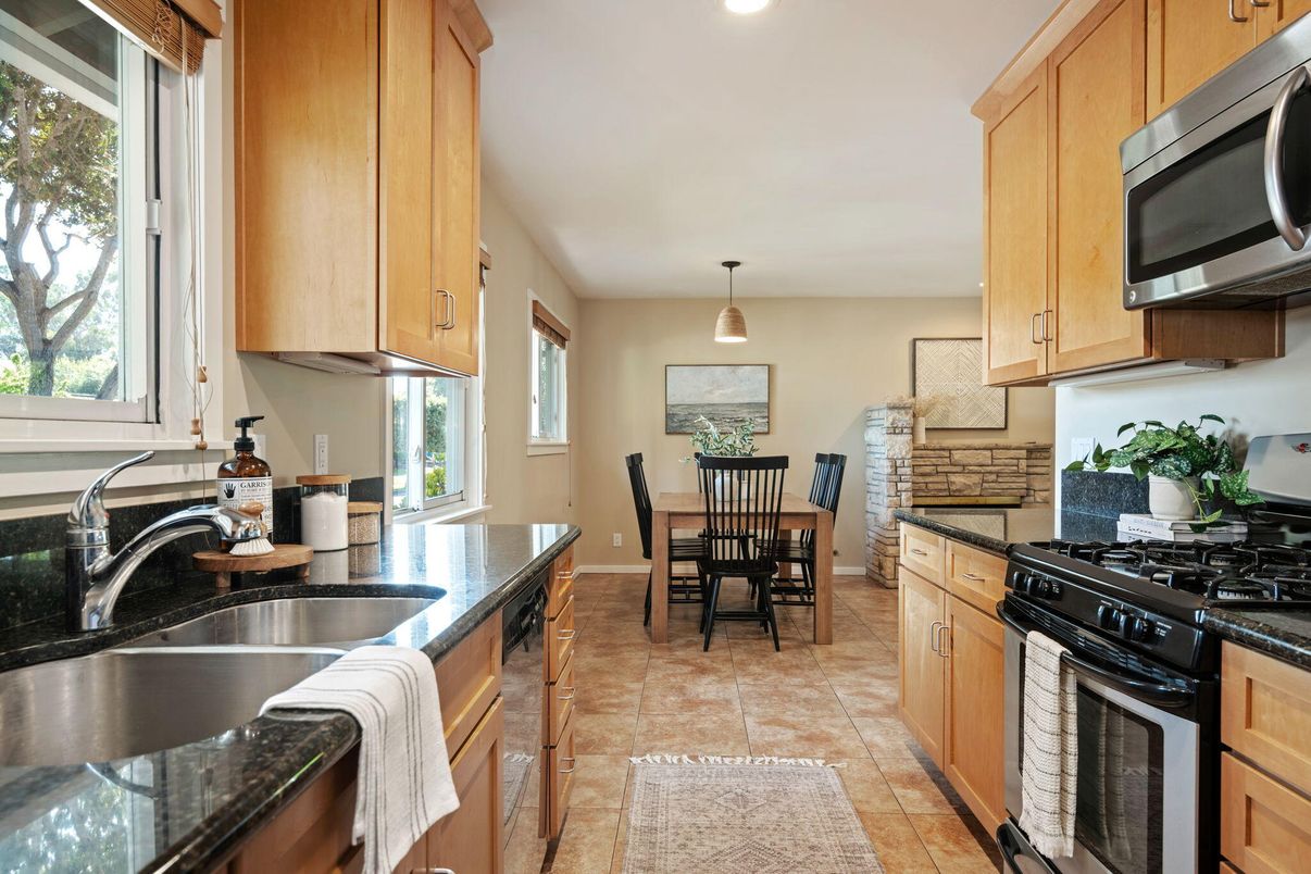 Dining room, Interior, Kitchen, Pendant Lights, Recessed Lighting