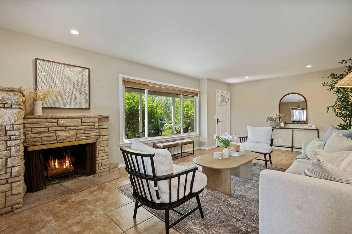 Fireplace, Interior, Living room, Recessed Lighting