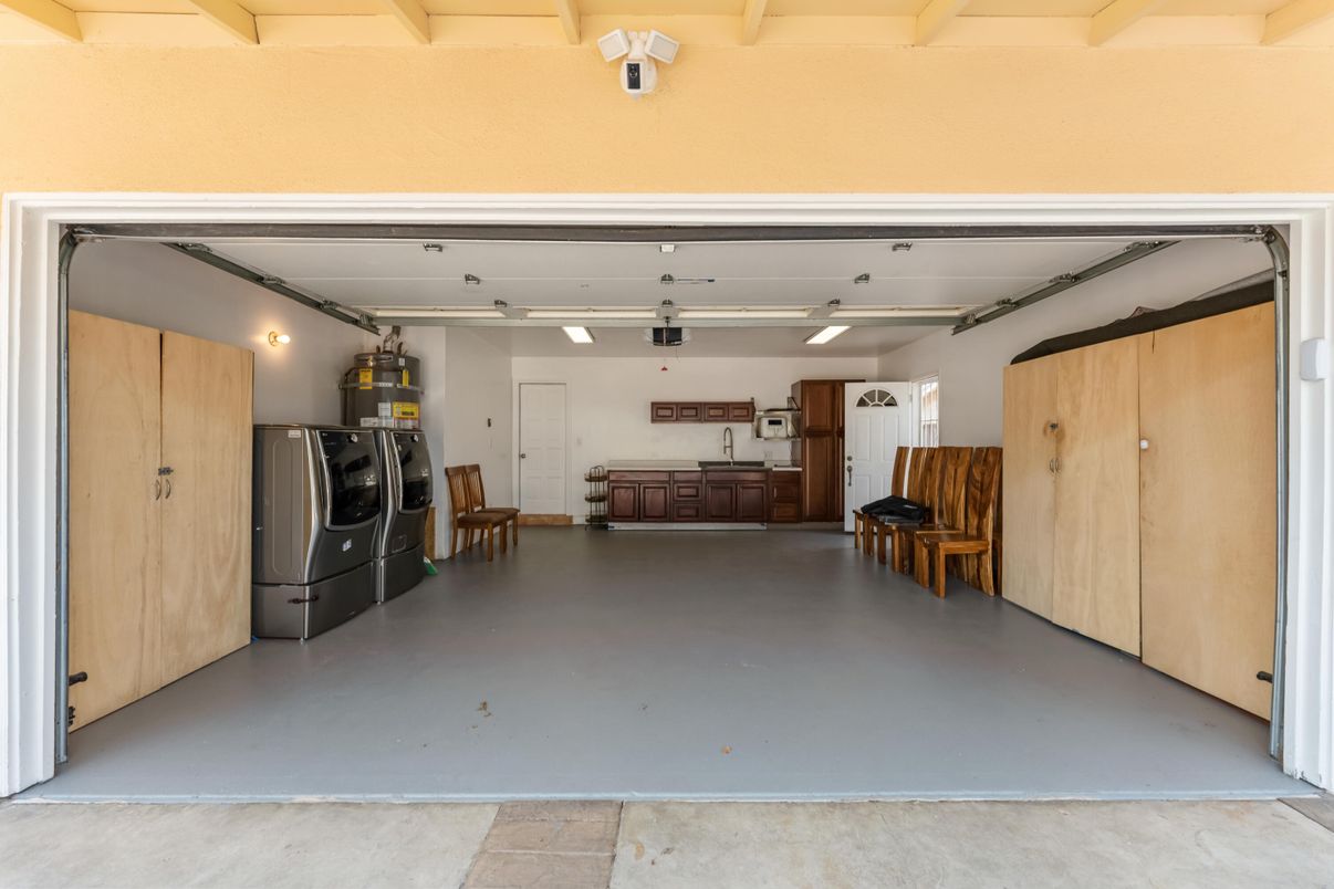 Garage, Interior, Washer