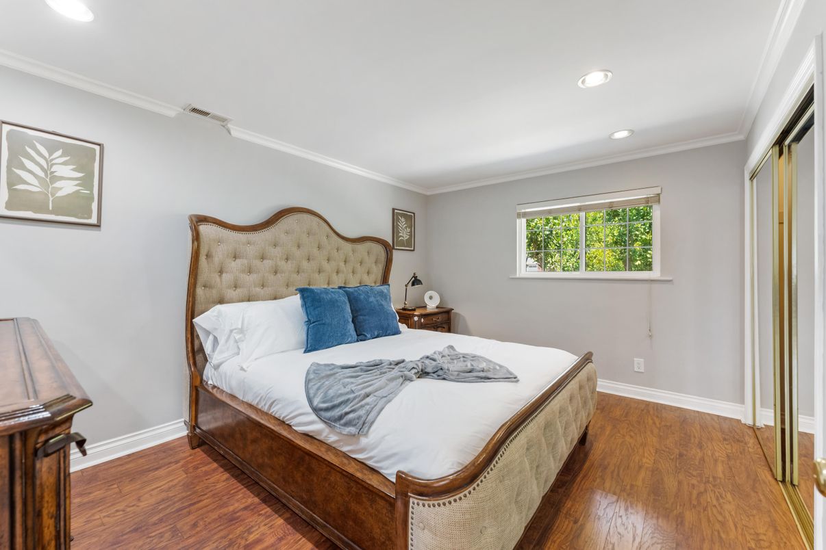 Bedroom, Interior, Recessed Lighting, Wood Texture Flooring