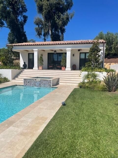 Backyard, Exterior, Facade, Pool, Ranch