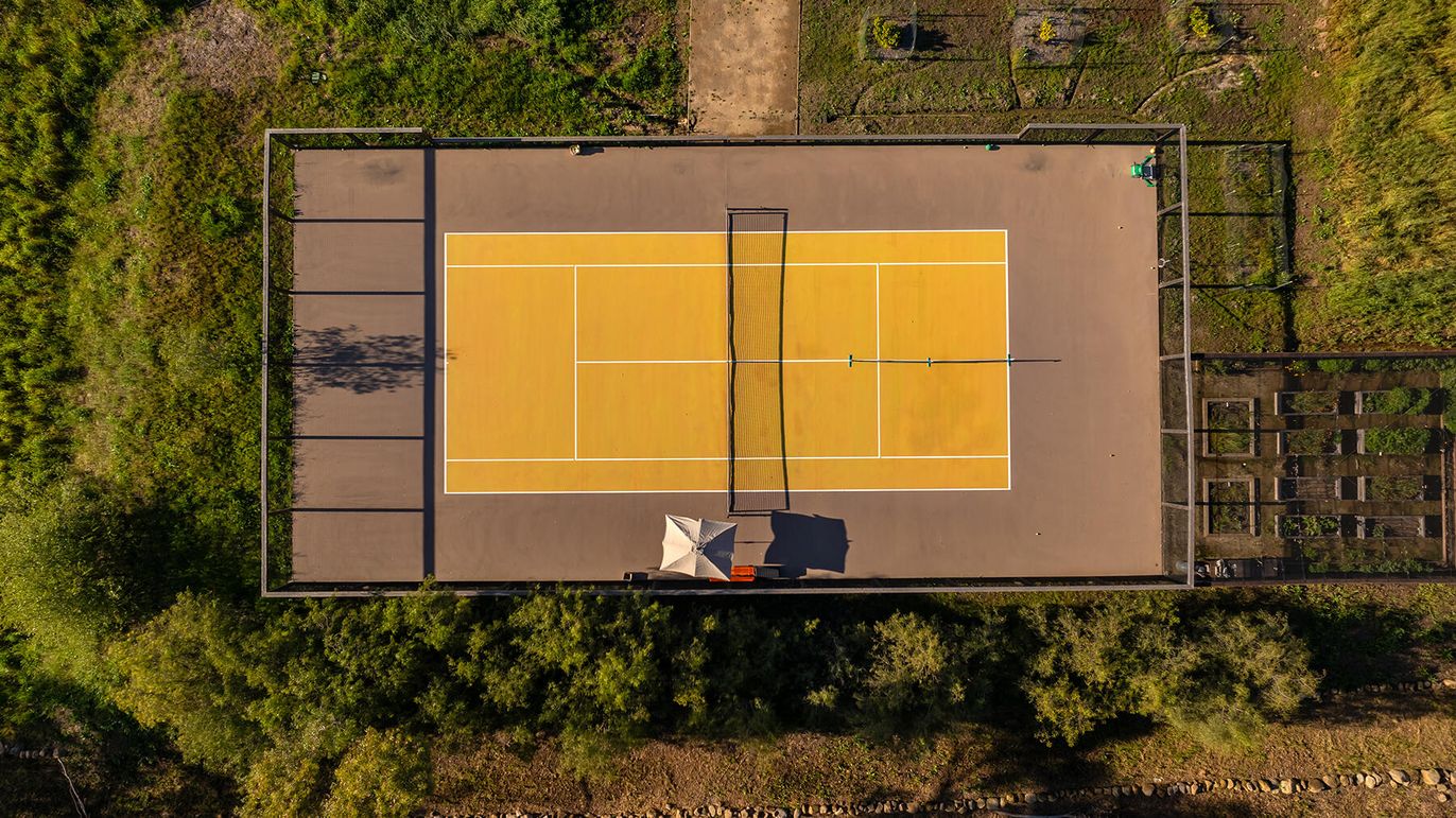 Exterior, Drone