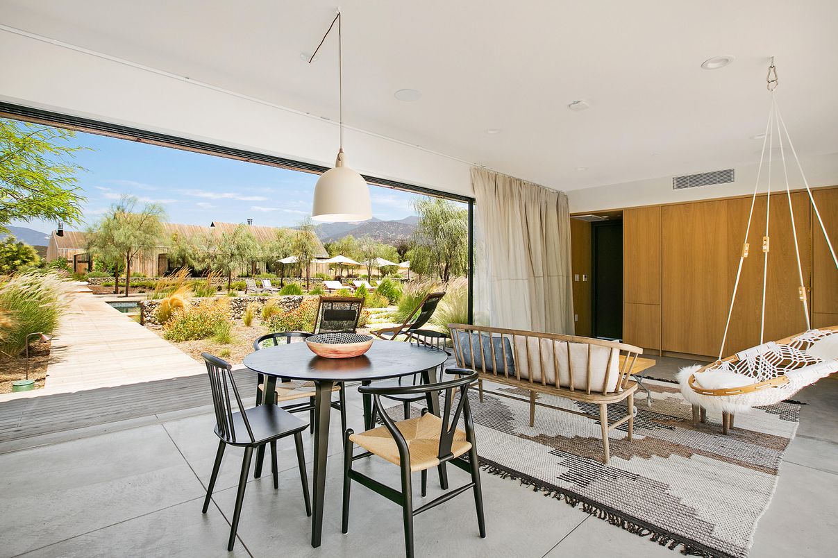 Dining room, Exterior, Interior, Pendant Lights, Recessed Lighting