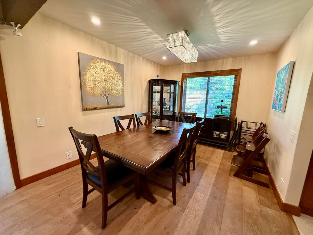 Dining room, Fireplace, Interior, Recessed Lighting, Wood Texture Flooring