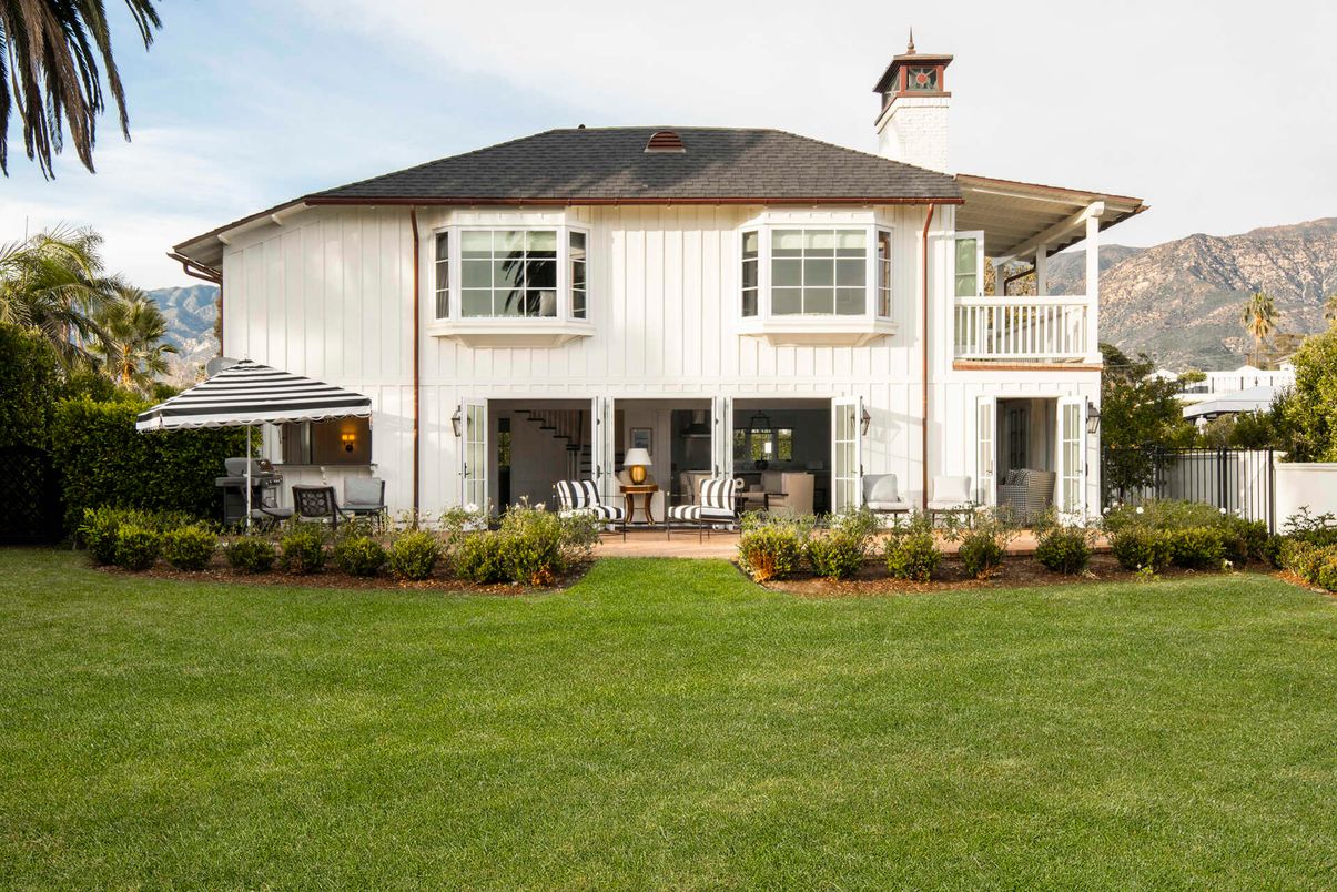 Backyard, Exterior, Facade, Farmhouse