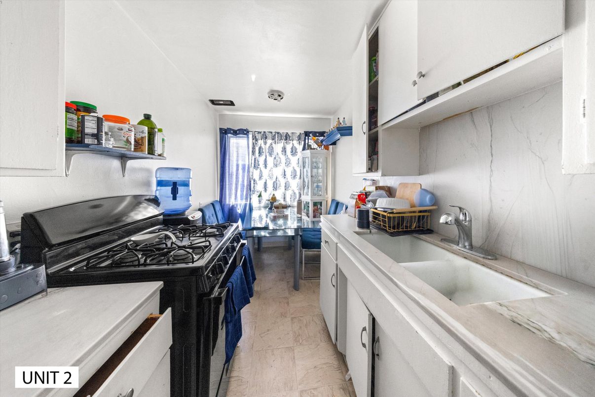 Interior, Kitchen, Marble Walls, Recessed Lighting