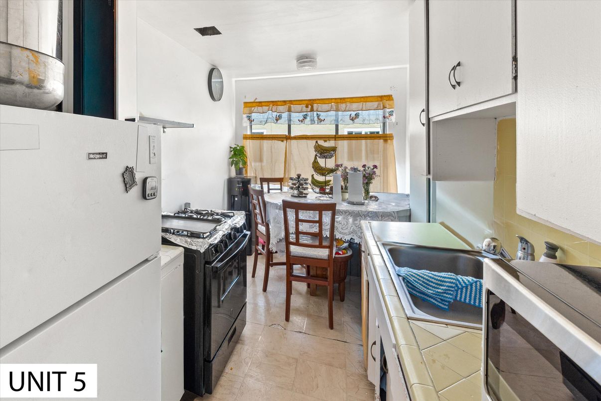 Dining room, Interior, Kitchen, Tile Countertops