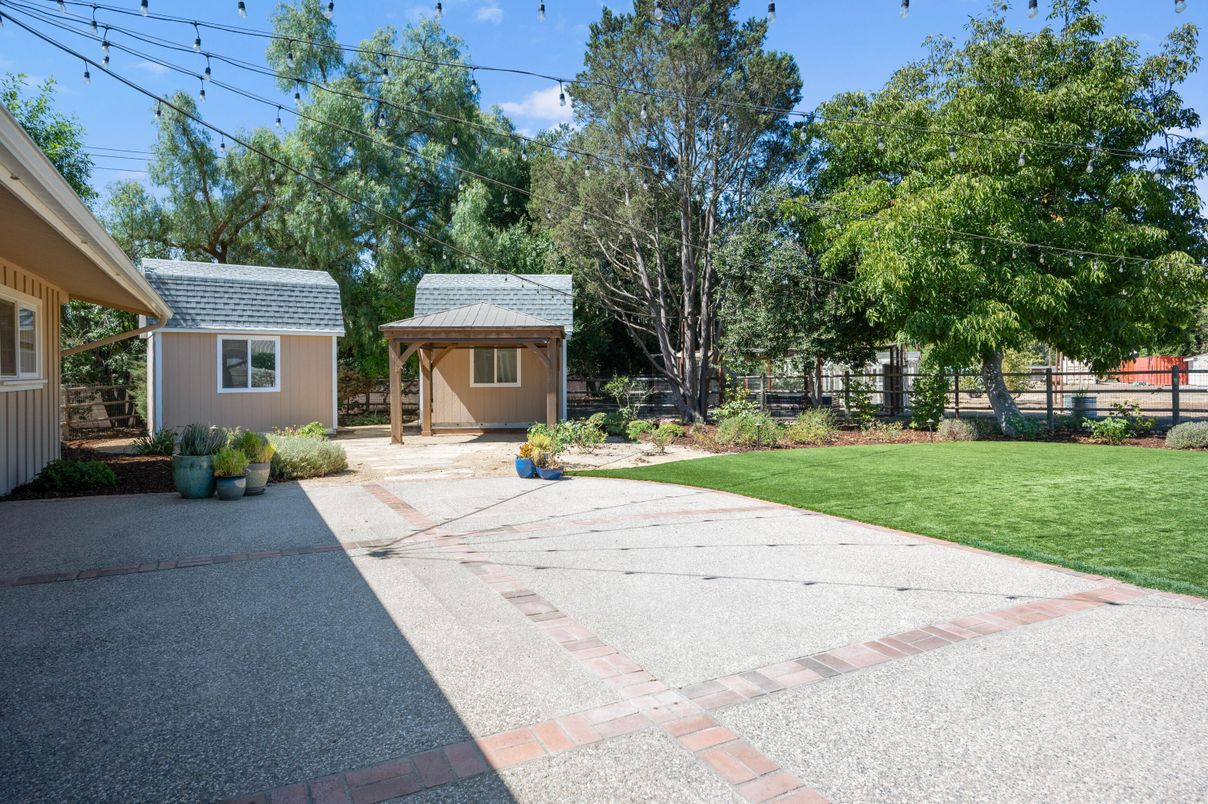 Backyard, Exterior