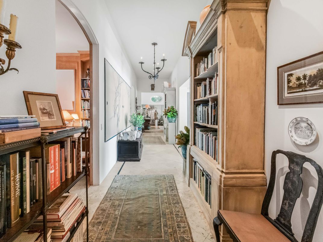 Chandelier, Interior