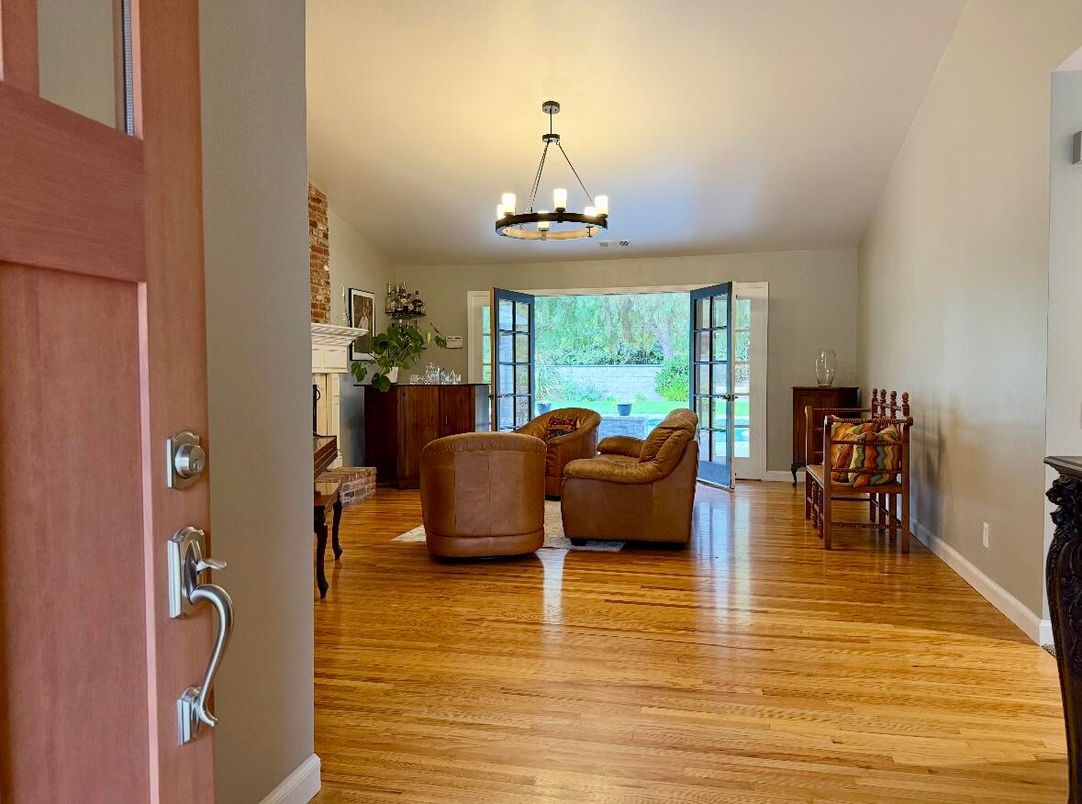 Chandelier, Interior, Living room, Wood Texture Flooring