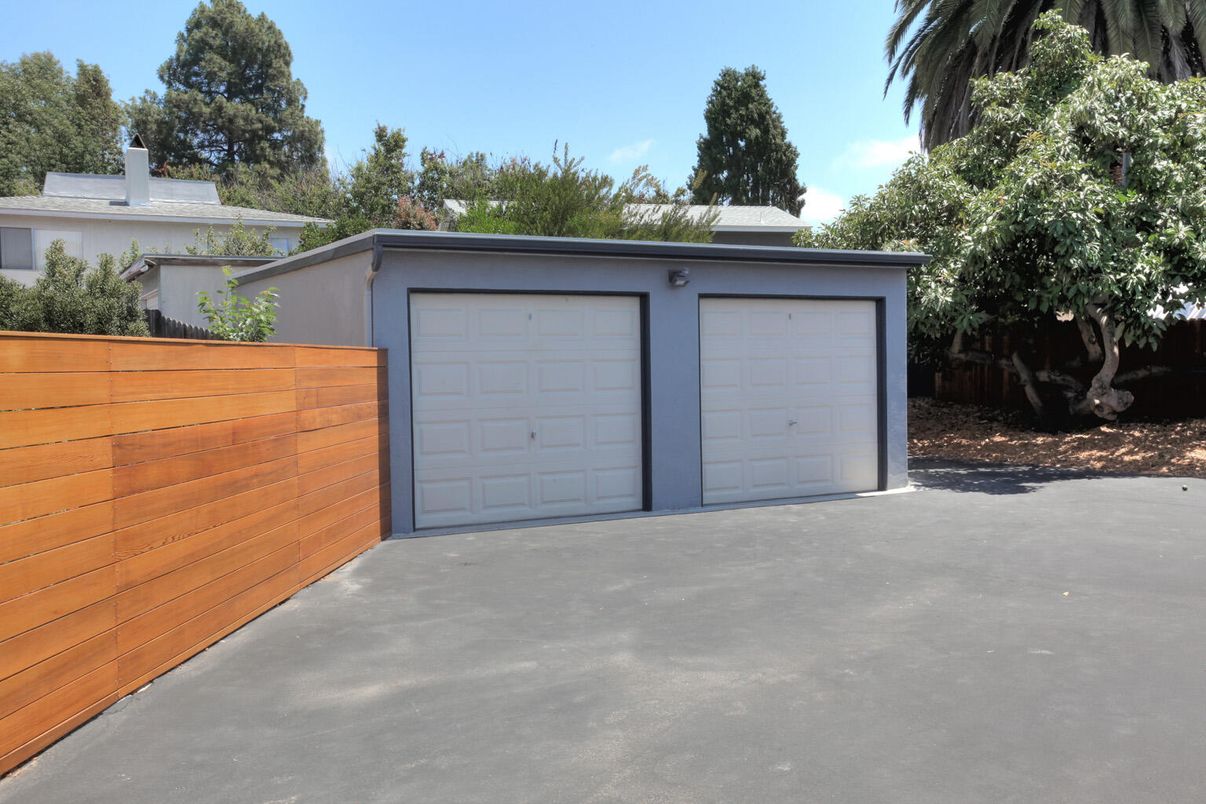 Detached Garage, Exterior