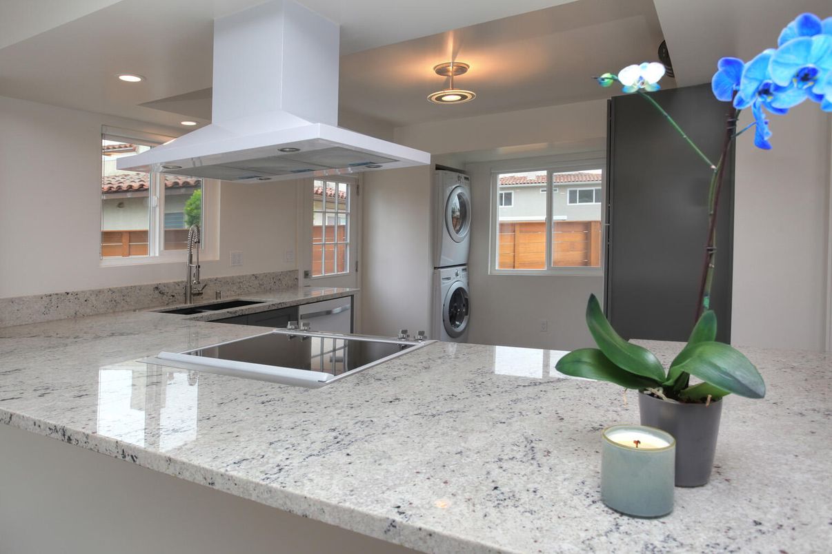 Interior, Kitchen, Recessed Lighting, Washer