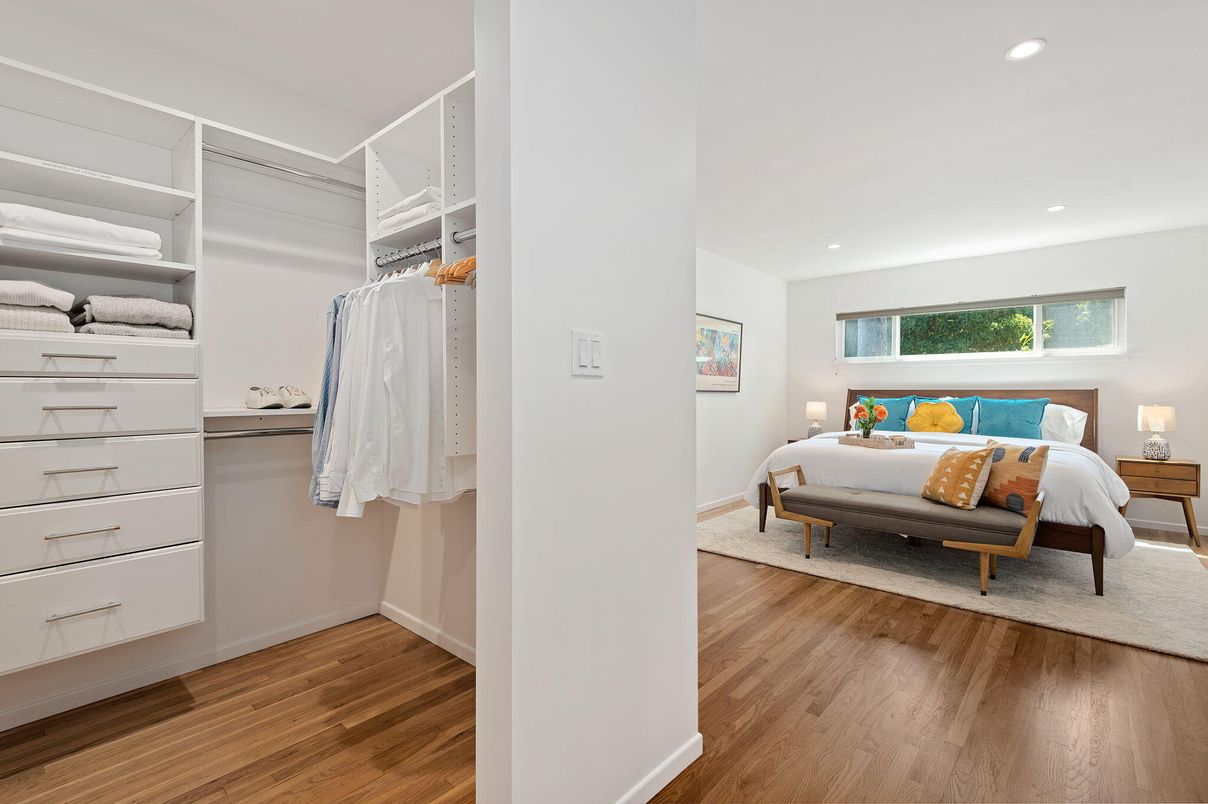 Bedroom, Interior, Recessed Lighting, Walk-in Closets, Wood Texture Flooring