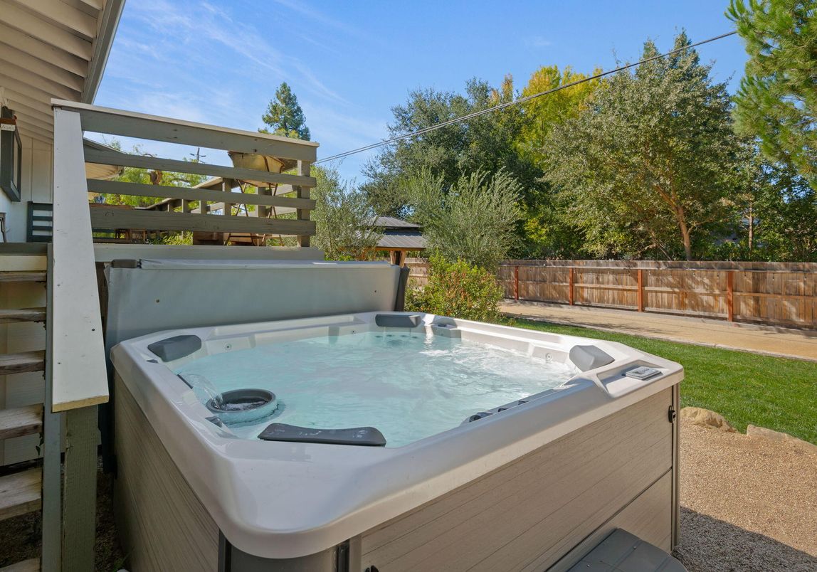 Exterior, Hot Tub