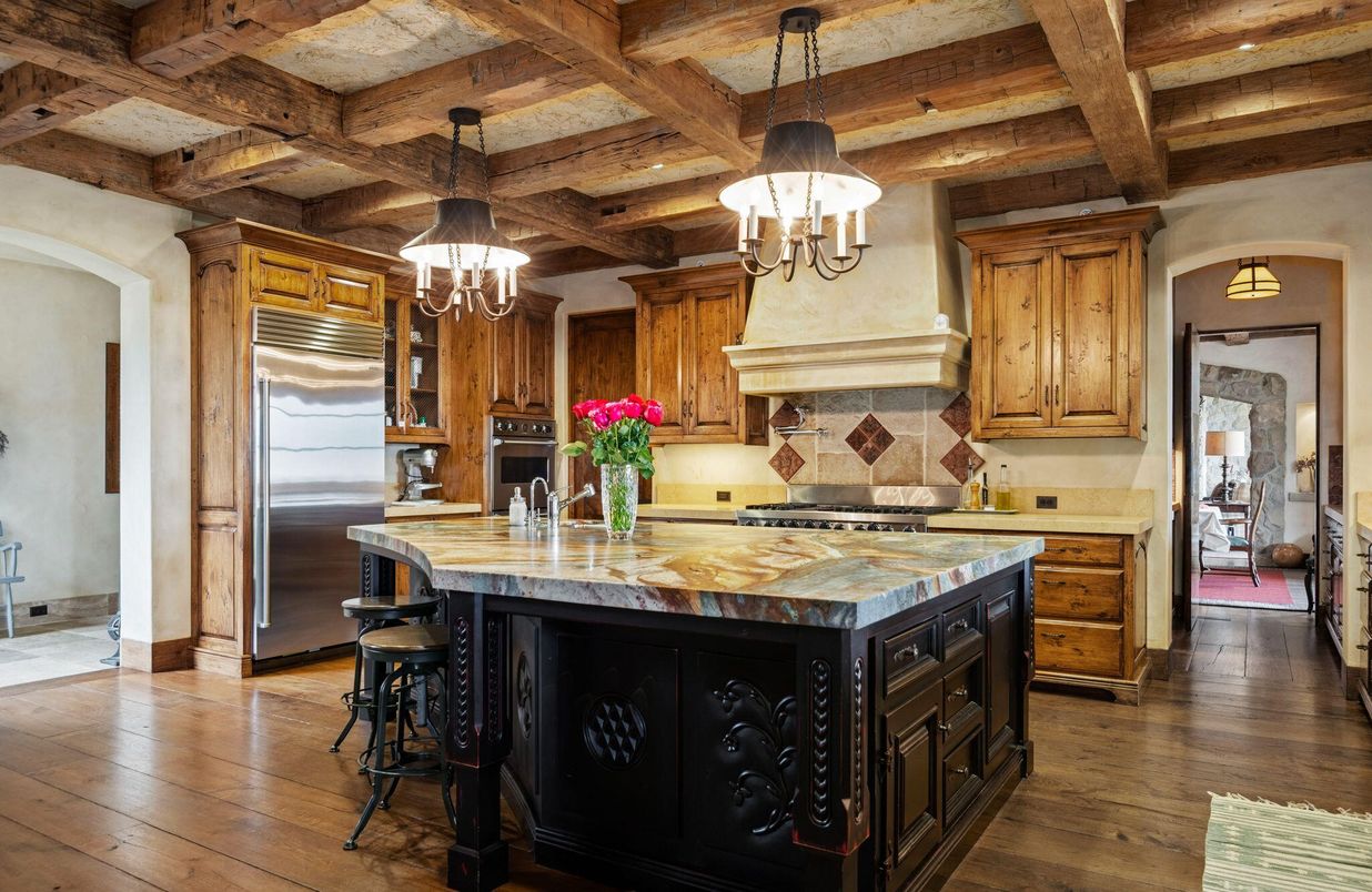Chandelier, Interior, Kitchen, Pendant Lights, Stainless Steel Appliances, Wooden Beams, Wooden Ceilings, Wood Texture Flooring