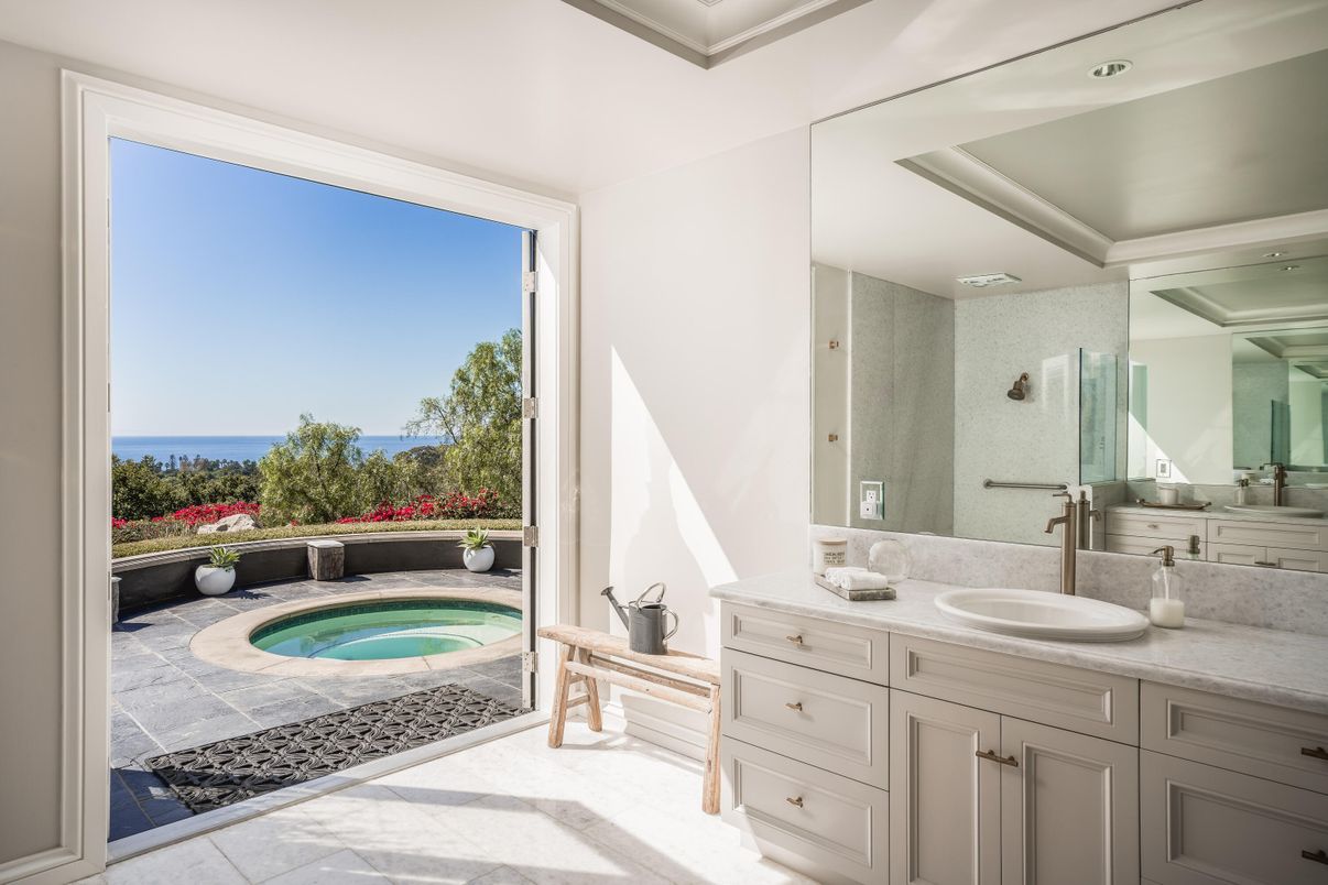 Bathroom, Interior, Pool, Water