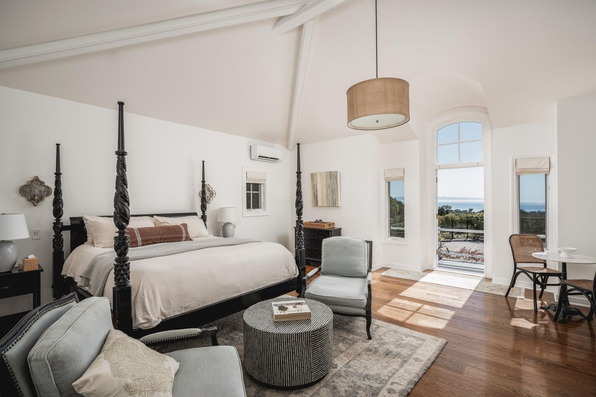 Bedroom, Interior, Pendant Lights, Water, Wood Texture Flooring
