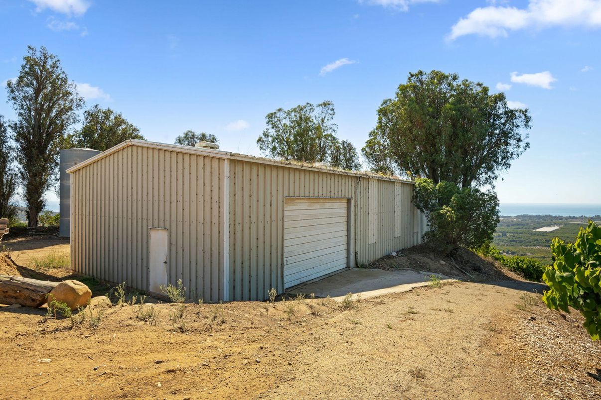 Detached Garage, Exterior