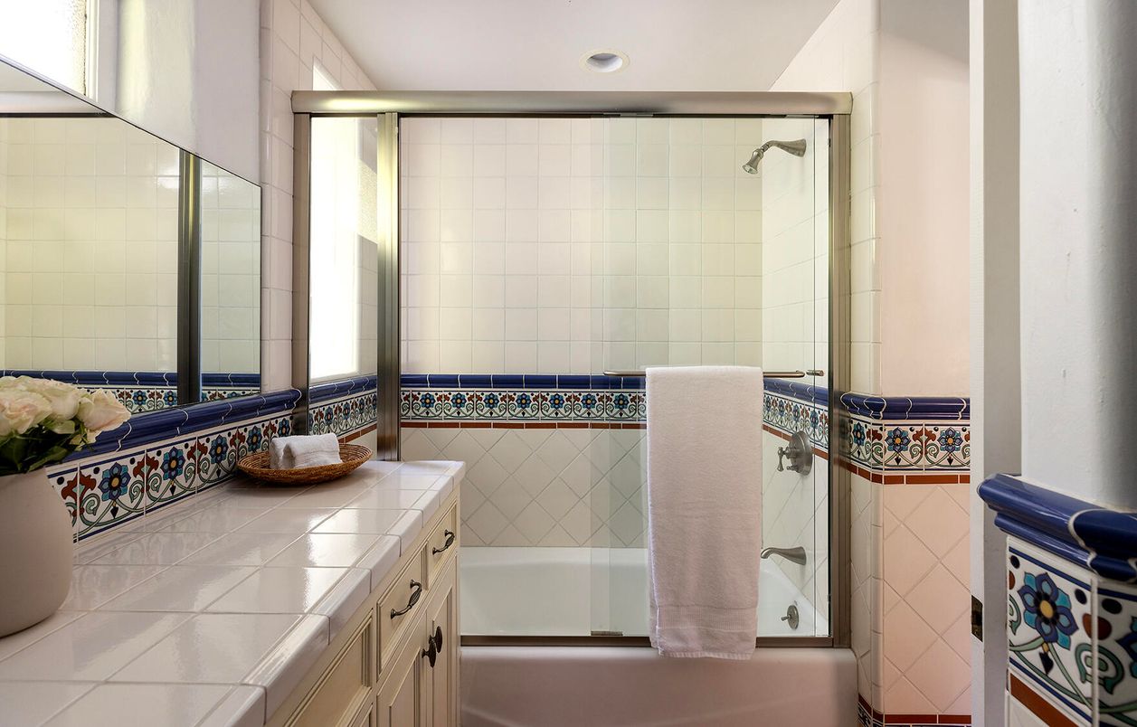 Bathroom, Interior, Recessed Lighting, Tile Countertops