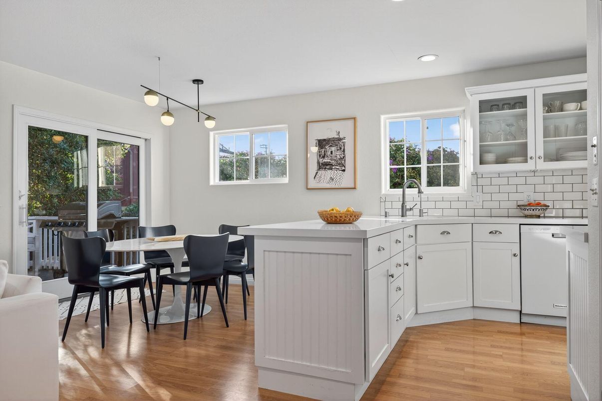 Dining room, Interior, Kitchen, Pendant Lights, Recessed Lighting, Wood Texture Flooring