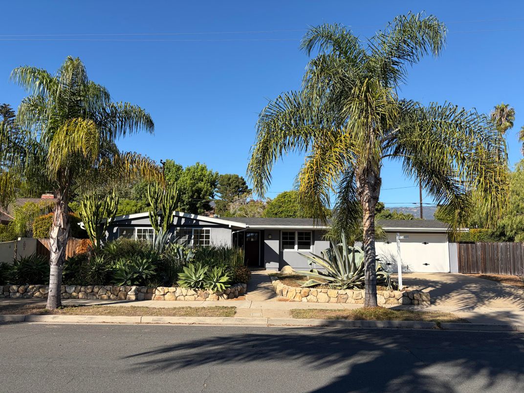 Exterior, Facade, Ranch