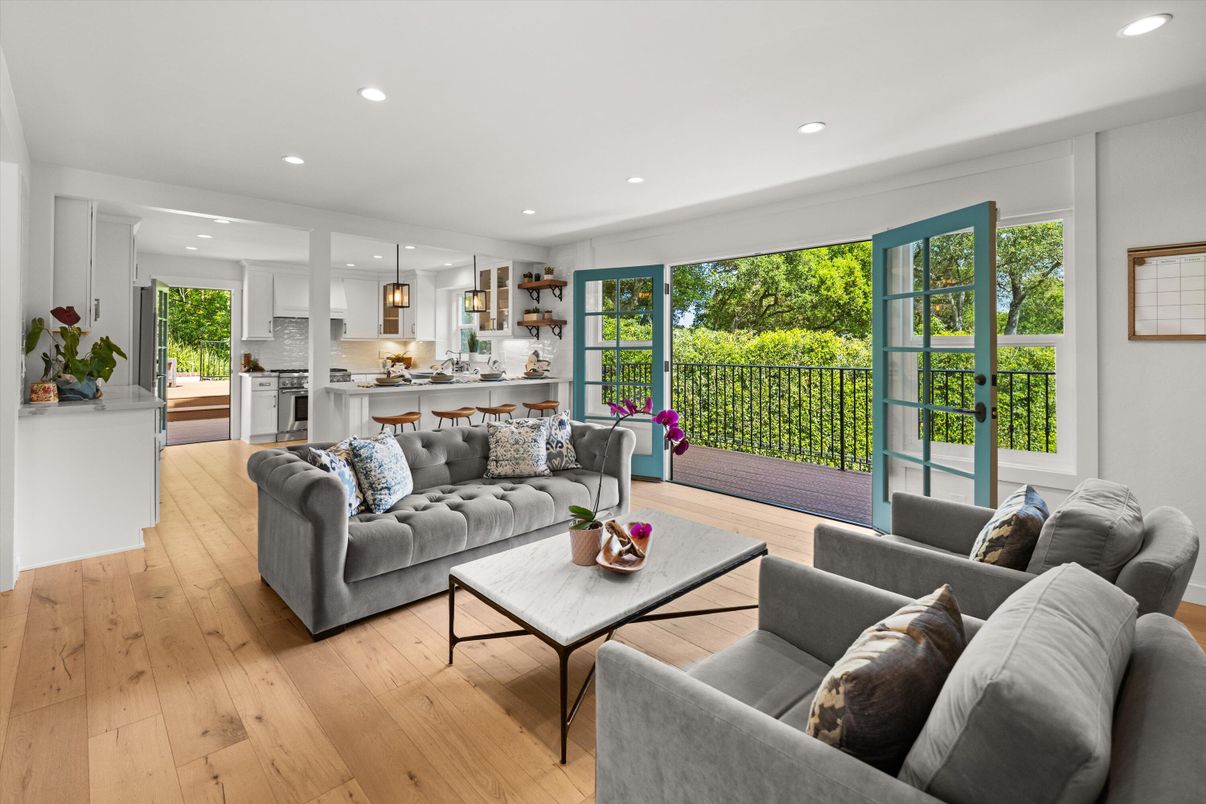 Interior, Kitchen, Living room, Pendant Lights, Recessed Lighting, Wood Texture Flooring
