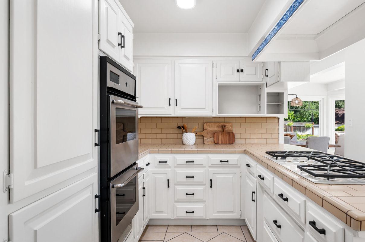 Interior, Kitchen, Recessed Lighting, Tile Countertops