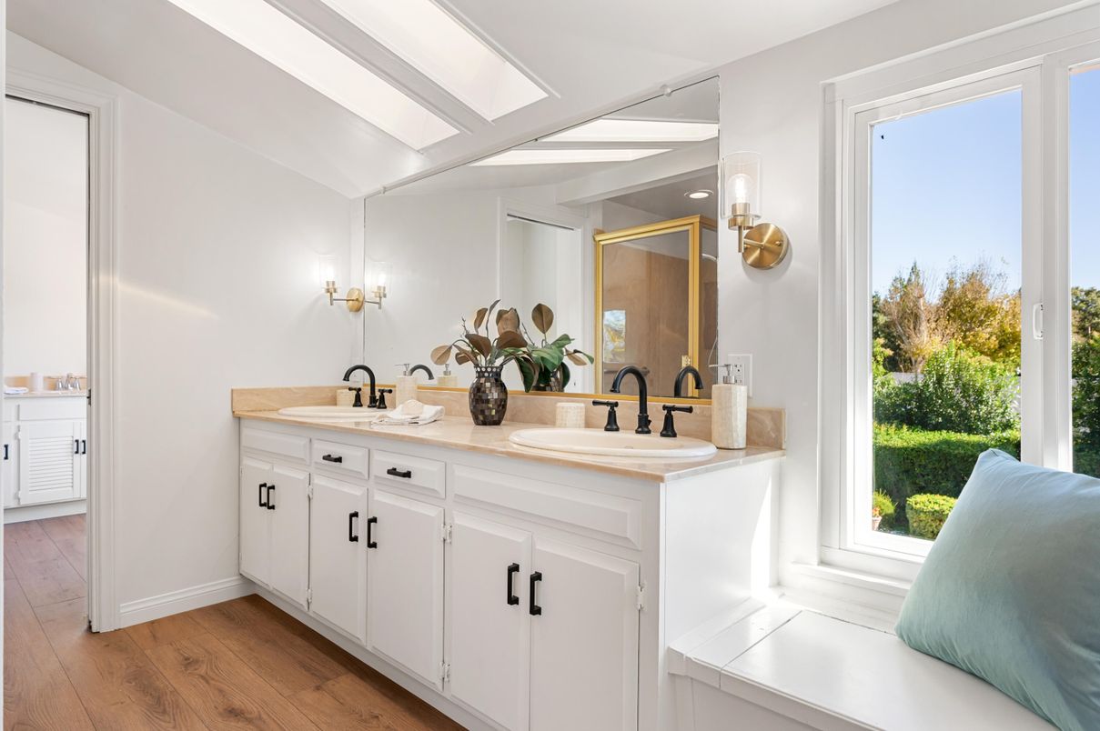 Bathroom, Dual Sink Vanities, Interior, Wood Texture Flooring