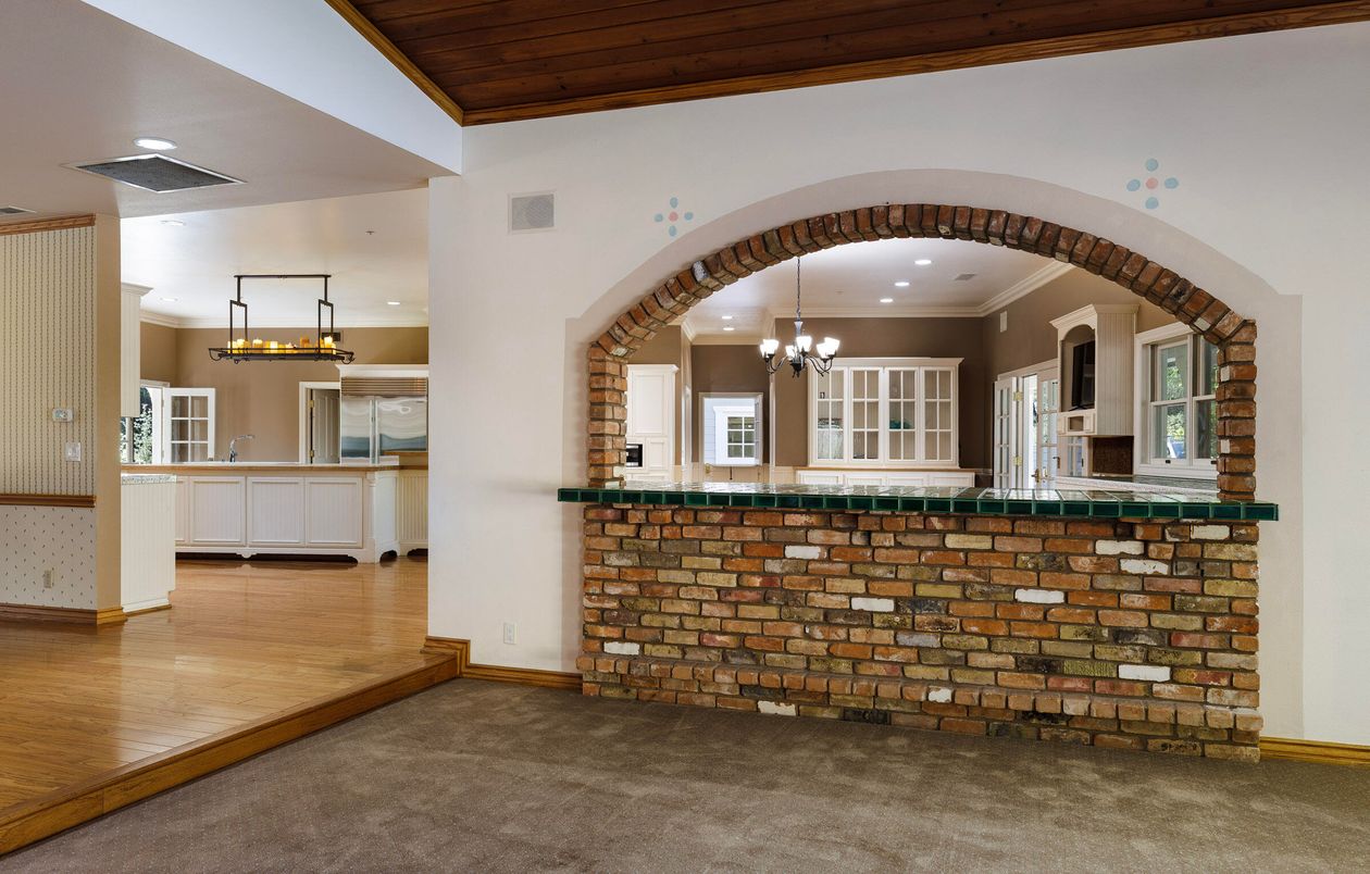 Chandelier, Interior, Pendant Lights, Recessed Lighting, Wooden Ceilings