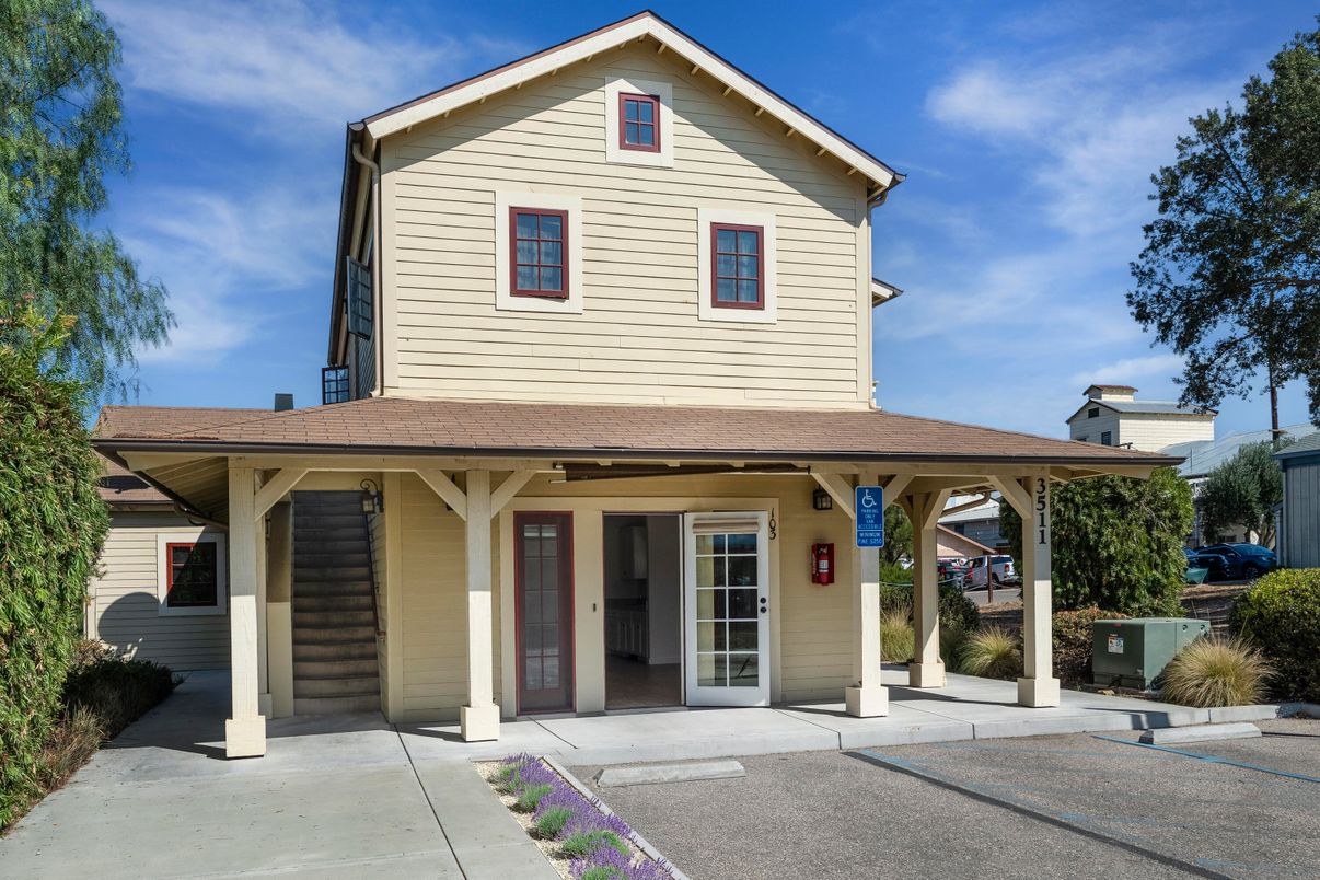 Exterior, Facade, Queen Anne Victorian