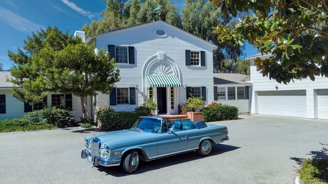 Attached, Exterior, Facade, Georgian