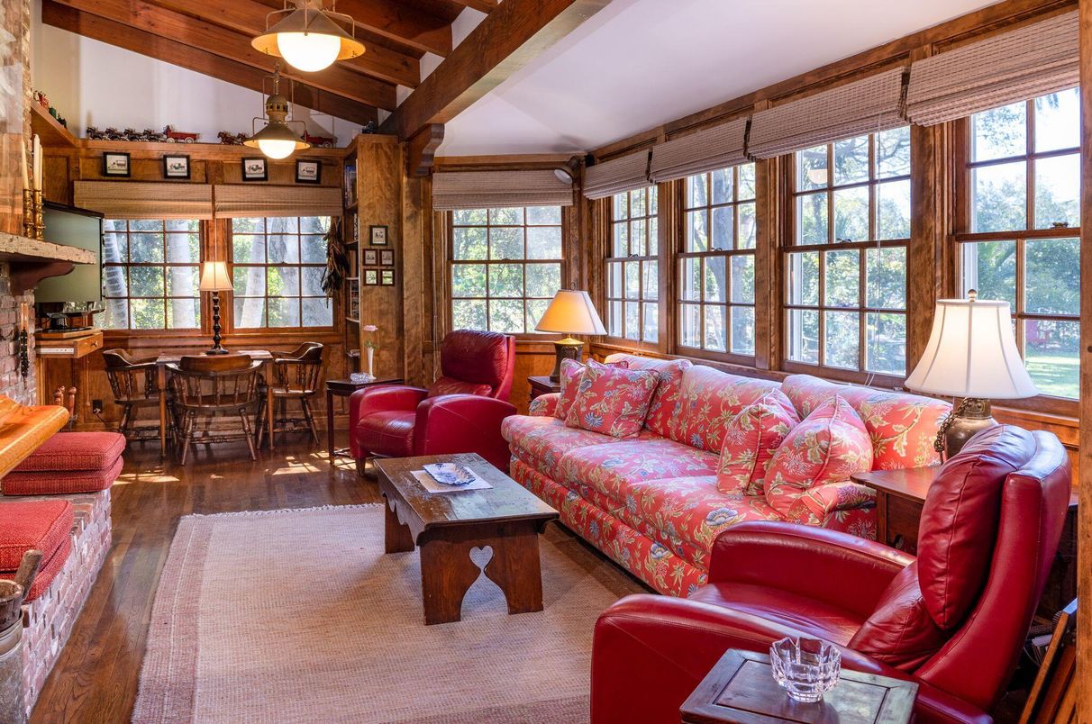 Dining room, Interior, Living room, Pendant Lights, Wooden Beams, Wood Texture Flooring