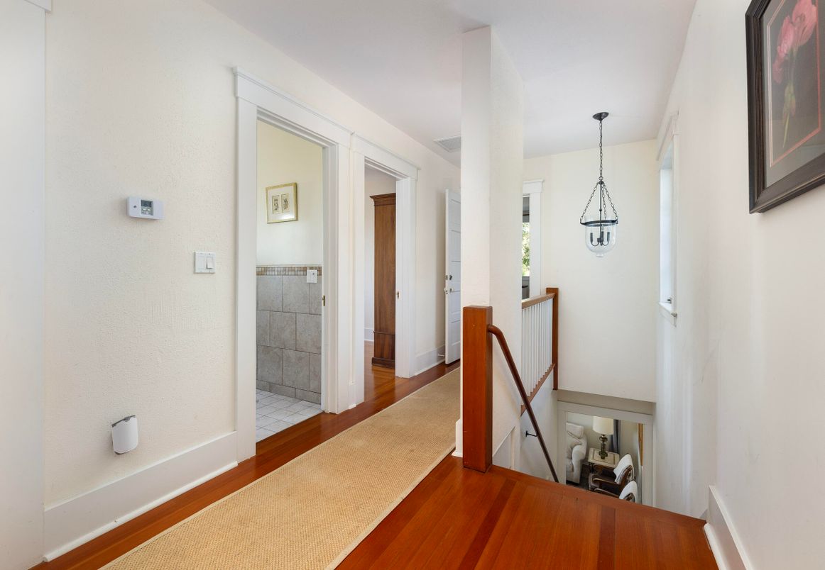 Interior, Pendant Lights, Wood Texture Flooring