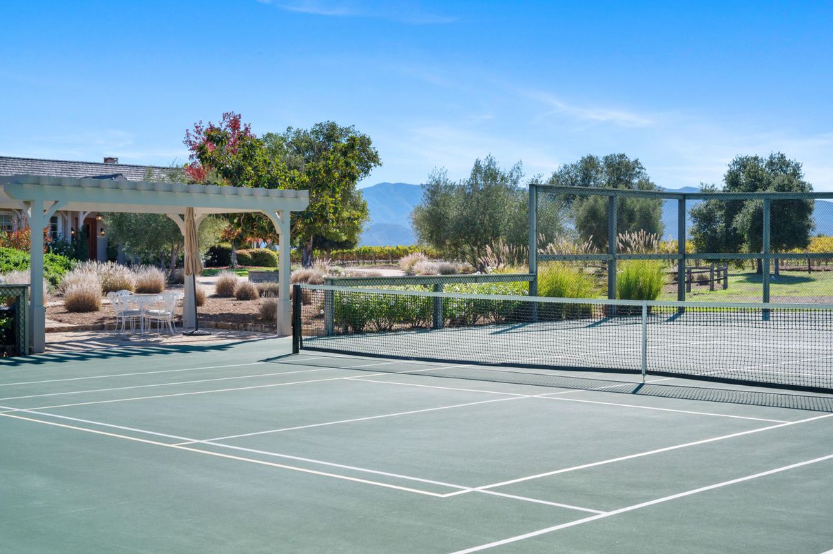 Exterior, Tennis Courts