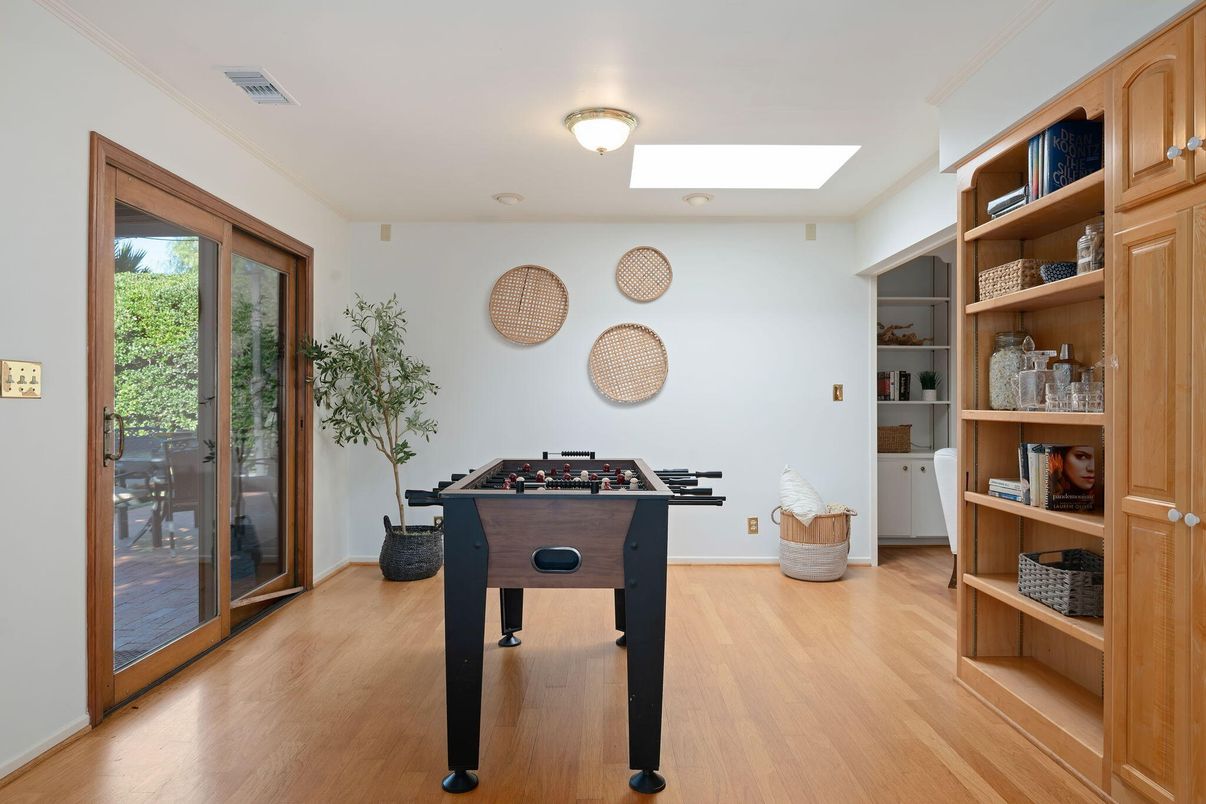 Game Room, Interior, Wood Texture Flooring