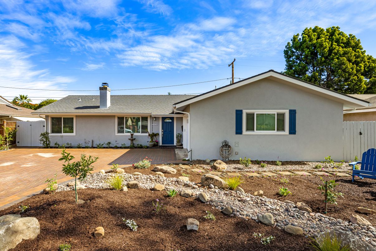 Backyard, Exterior, Facade, Ranch