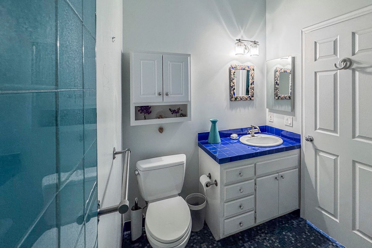 Bathroom, Interior, Tile Countertops