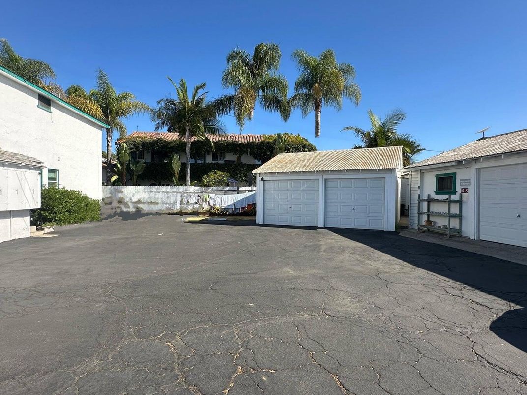 Detached Garage, Exterior