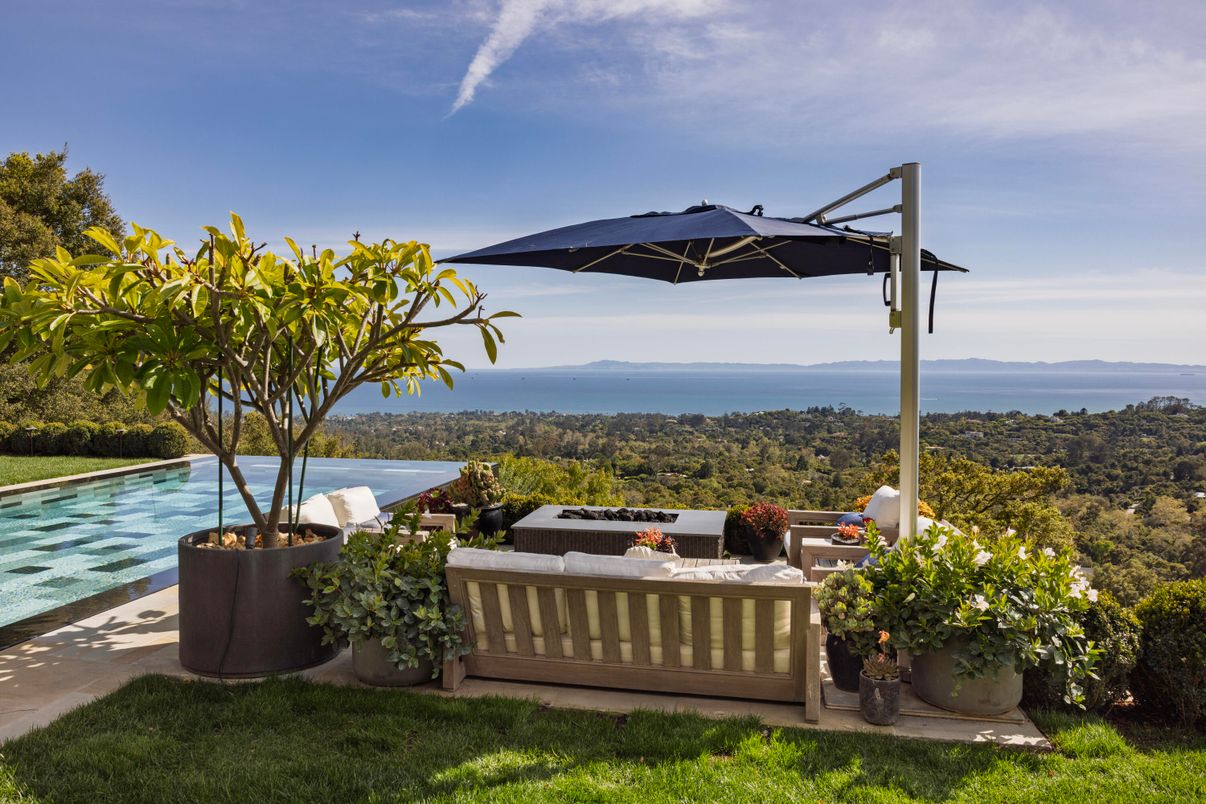 Exterior, Pool, Water