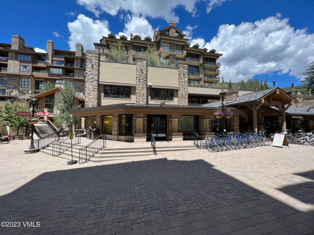 Exterior, Facade, Condo Building