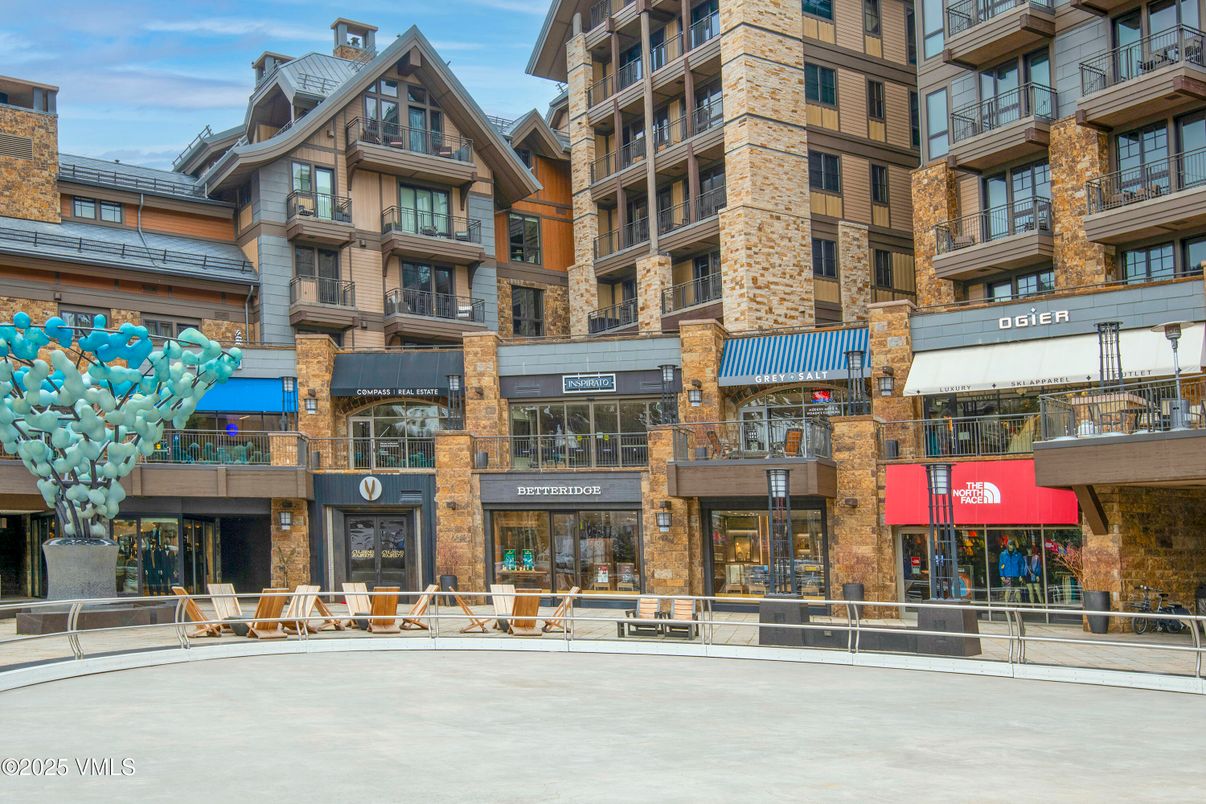 Exterior, Facade, Condo Building