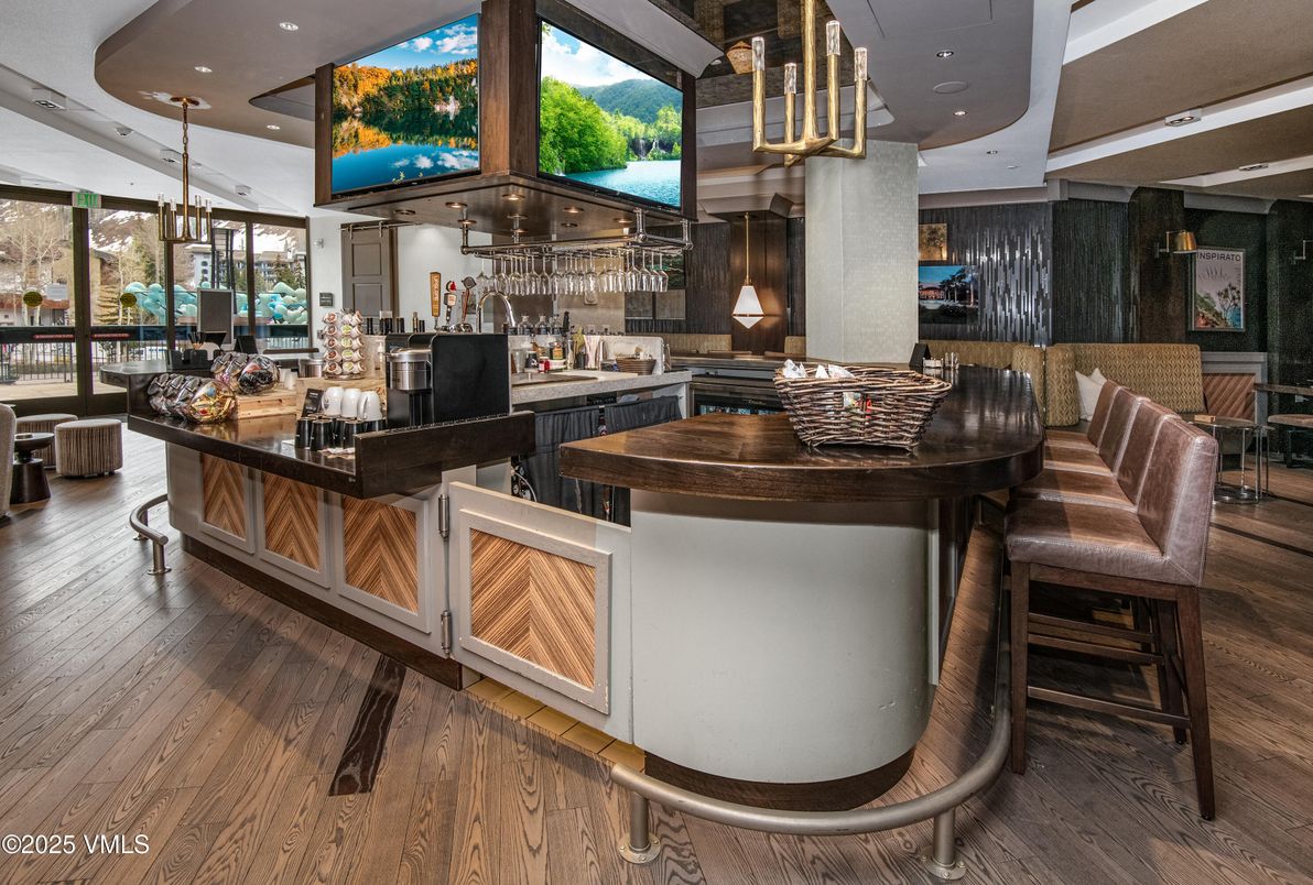 Interior, Pendant Lights, Recessed Lighting, Wood Texture Flooring