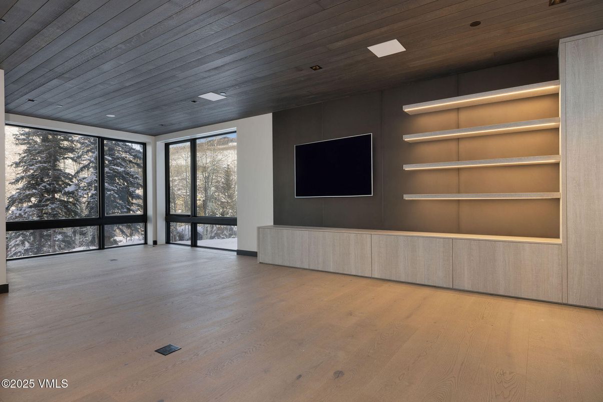 Empty room, Interior, Recessed Lighting, Wooden Ceilings, Wood Texture Flooring