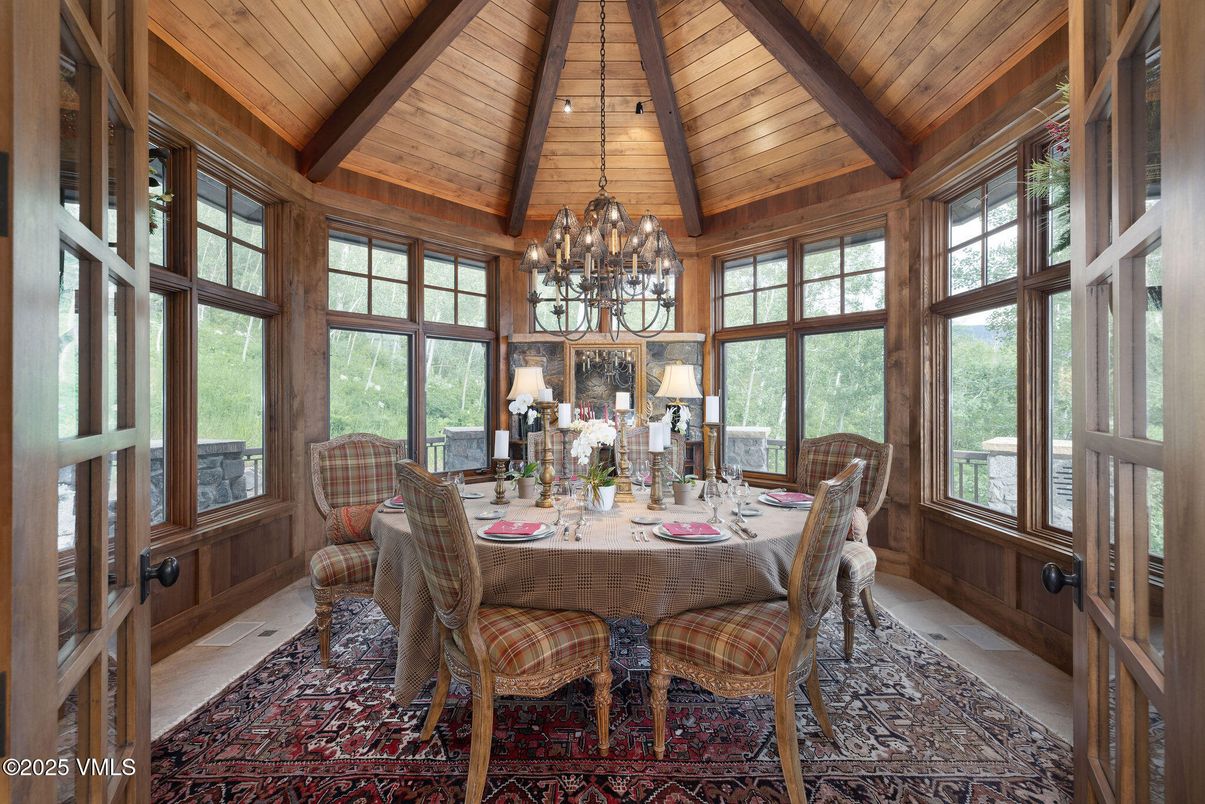 Chandelier, Dining room, Interior, Sun Room, Wooden Beams, Wooden Ceilings